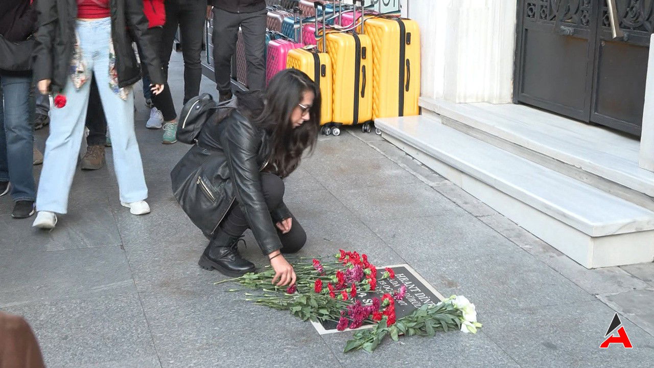 hrant-dink-anisina-karanfilli-protesto-baris-cagrisi-suruyor.jpg