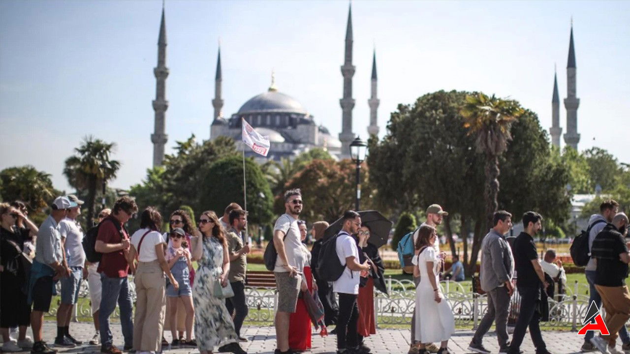 turkiyeyi-5-ayda-16-milyona-yakin-yabanci-turist.jpg