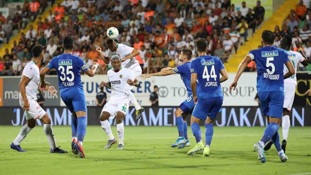 Alanyaspor - Kasımpaşa Maçı Şifresiz Canlı İzle!