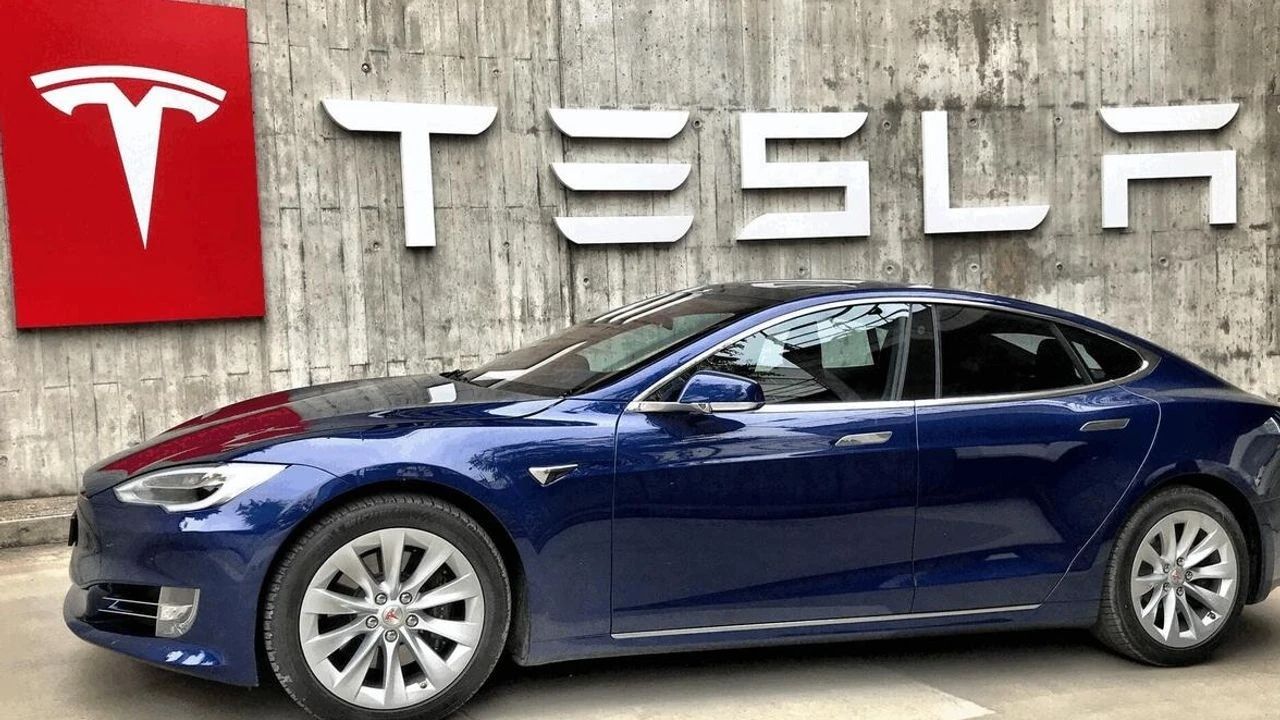 Tesla’da Tarihi Kriz