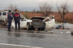 Denizli'de İki Otomobil Çarpıştı 1 Ölü, 5 Yaralı