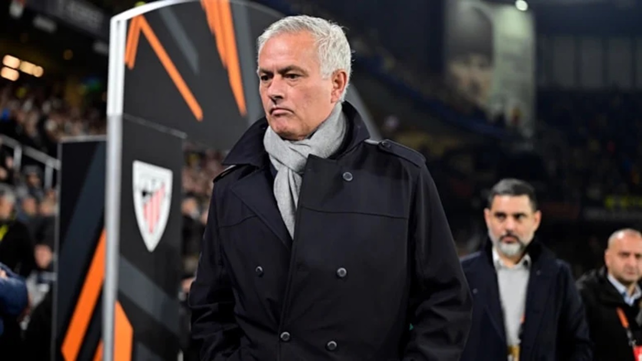 Jose Mourinho’dan İtalya’ya Dönüş Sinyali! Fenerbahçe’deki Geleceğini Değerlendirdi