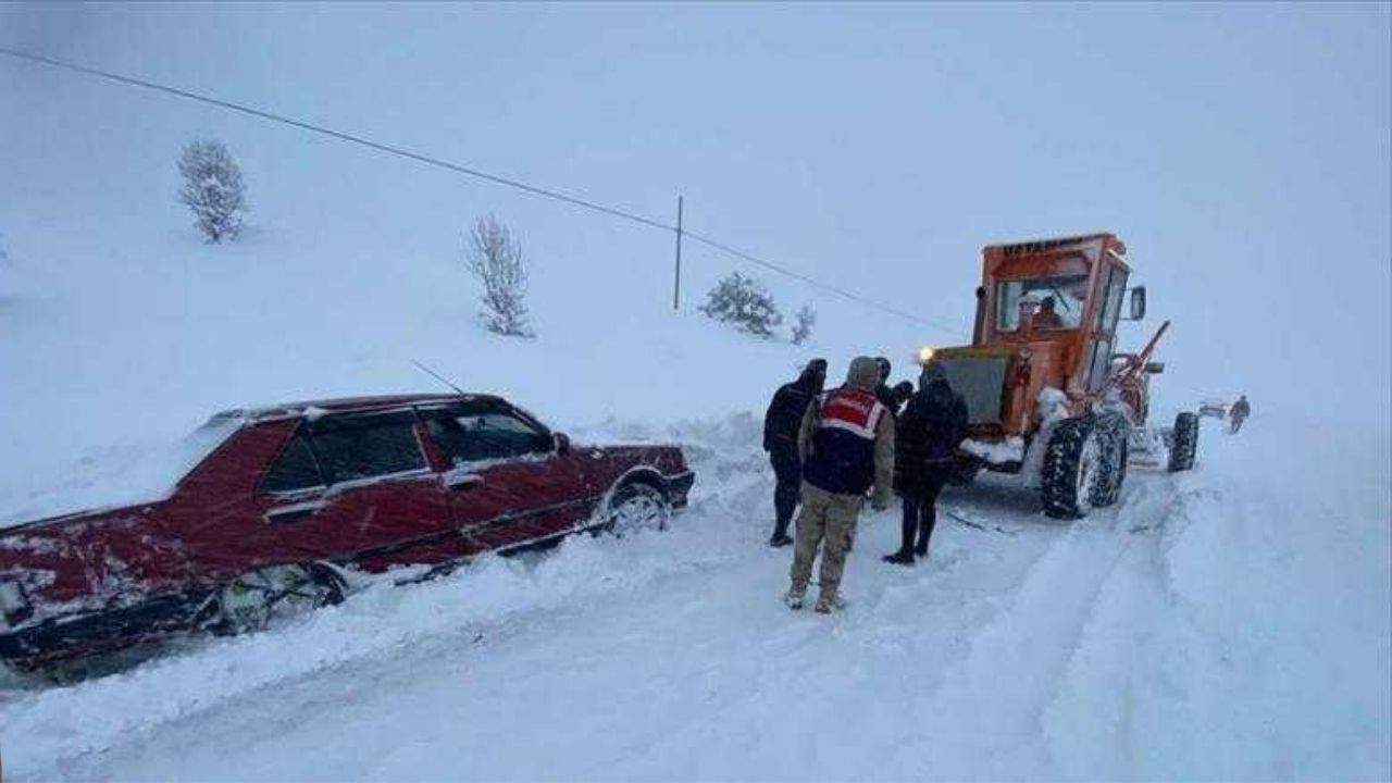 Elazığ’da Kar Nedeniyle Mahsur Kalan Hasta Kurtarıldı