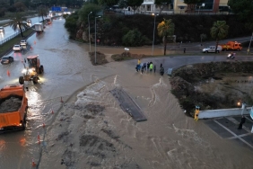 Manavgat’ta Şiddetli Yağmur Hayatı Olumsuz Etkiledi