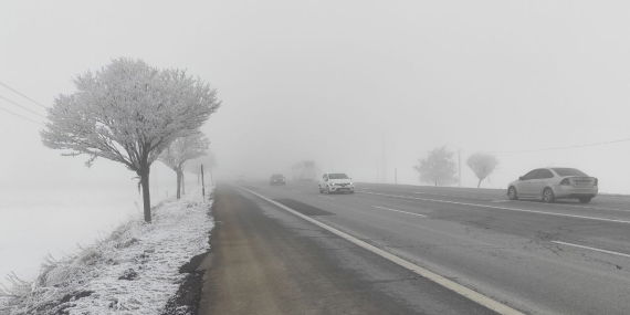 Bitlis’te Yoğun Sis Trafiği Olumsuz Etkiliyor