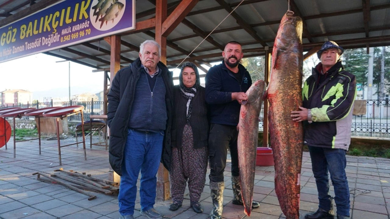 Burdur Gölhisar’da 52 Kilogramlık Dev Yayın Balığı Yakalandı