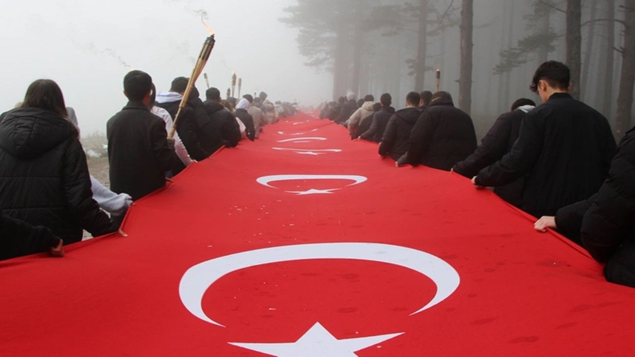 Düzce’de Sarıkamış Şehitleri Anısına Yürüyüş Düzenlendi